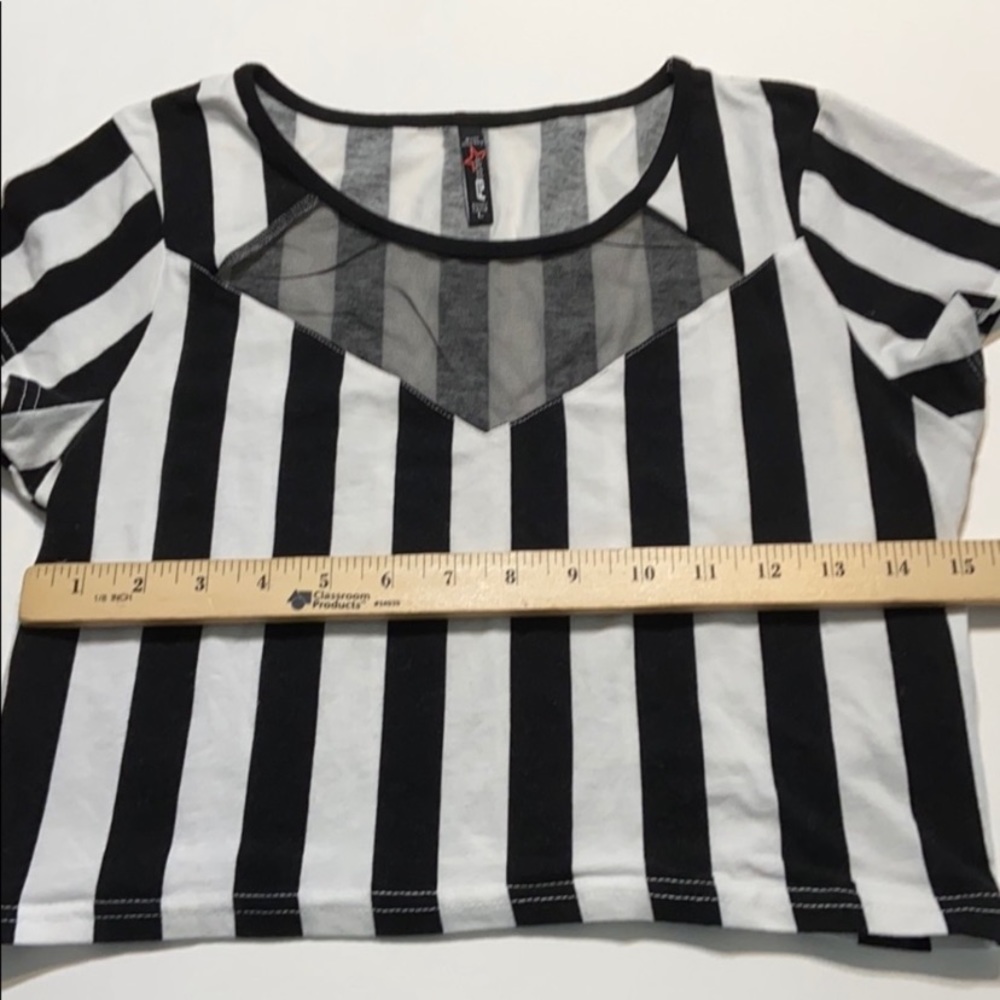 Bundle Of 4 Crop Tops - image 8